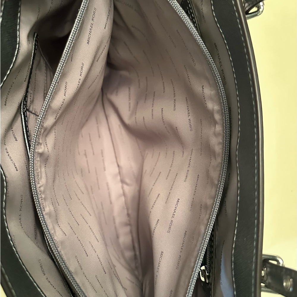 Authentic like new Michael Kors, metallic silver purse - Picture 6 of 10